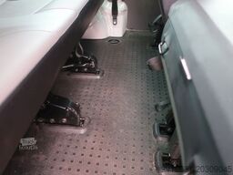 VOLKSWAGEN T6.1 9 Sitzer 1. Hand / Klima / FN:236