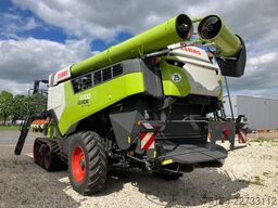 CLAAS Lexion 8700 TT + Convio Flex 1230