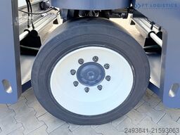 Combilift C8000 GAS TRIPLEX 8300 WIDE POSITIONER