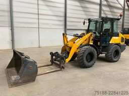 Kubota R 090