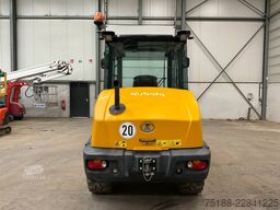 Kubota R 090