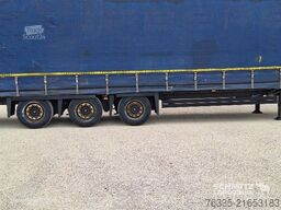 Schmitz Cargobull Curtainsider Mega