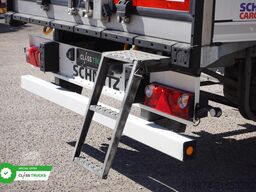 SCHMITZ CARGOBULL Double Deck FP 60 Carrier Vector 1550 Lifting Axle