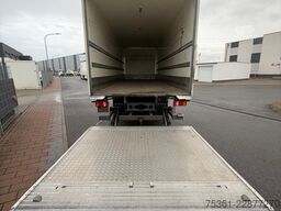 MERCEDES-BENZ Atego 1218 4x2 Koffer 8,2 m mit LBW 2,3 m Schalt