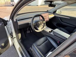 TESLA Model Y Long Range Dual AWD Pano 360° LED