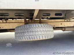 Mercedes-Benz Sprinter 8 Pallets.