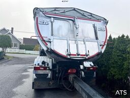 Scania R660 6x4 Asphalt Truck with Carnehl Asphalt Traile