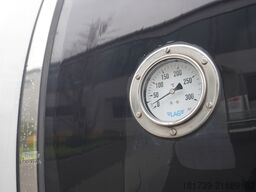 Lag O-3-ST L4BH bitumen semi-trailer / ADR