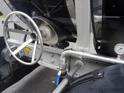 Lag O-3-ST L4BH bitumen semi-trailer / ADR