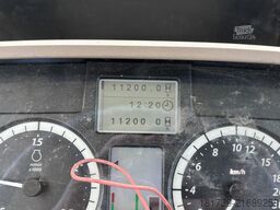 John Deere 6000 M 11.0t 6155M agricultural tractor