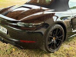 PORSCHE 718 Chrono/Navi/Sitzbelü/Bose/Leder/PDK