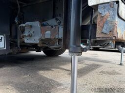 Volvo FM 370 6x2 BOX 8m15 - LIFT + STEERING AXLE - EU...