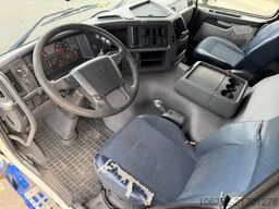 Volvo FM 370 6x2 BOX 8m15 - LIFT + STEERING AXLE - EU...