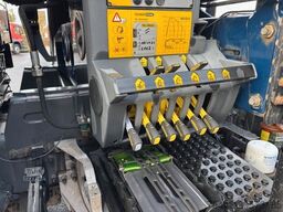 VOLVO FM430-6X2/4-KRAN+ABROLLER/KFZ BRIEF/TOP