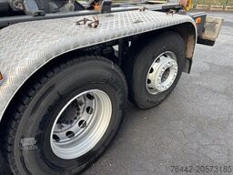 VOLVO FM430-6X2/4-KRAN+ABROLLER/KFZ BRIEF/TOP