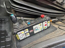 VOLVO FM430-6X2/4-KRAN+ABROLLER/KFZ BRIEF/TOP