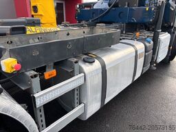 VOLVO FM430-6X2/4-KRAN+ABROLLER/KFZ BRIEF/TOP