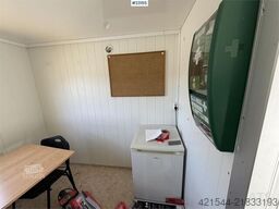 Valla Mannskapsbrakke with a toilet and refrigerator