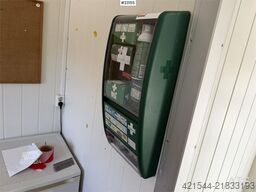 Valla Mannskapsbrakke with a toilet and refrigerator