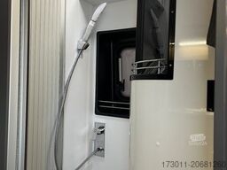 PÖSSL Summit 600 l - Automatik Markise Solar Lithium