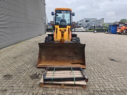 JCB 409 Bucket + Forks!