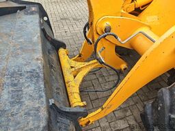 JCB 409 Bucket + Forks!