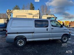 Toyota Hiace 4WD. Lots of rust. 6 seats!