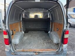 Toyota Hiace 4WD. Lots of rust. 6 seats!