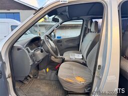 Toyota Hiace 4WD. Lots of rust. 6 seats!