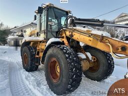 CAT 930G w/ bucket, pallet forks and scale. See hours!