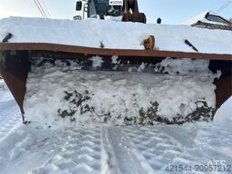 CAT 930G w/ bucket, pallet forks and scale. See hours!