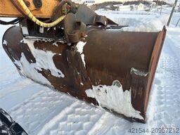 CAT 930G w/ bucket, pallet forks and scale. See hours!