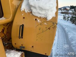 CAT 930G w/ bucket, pallet forks and scale. See hours!