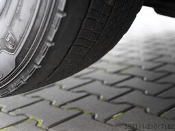 VOLVO FH 460 / 6x2 / FIRANKA- 7,7 m / DACH PODNOSZONY