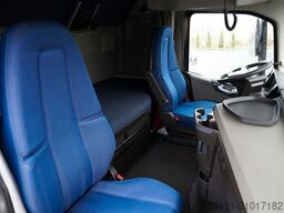 VOLVO FH 460 / 6x2 / FIRANKA- 7,7 m / DACH PODNOSZONY