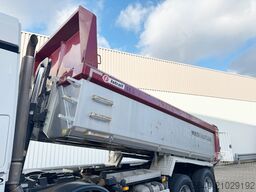 Mercedes-Benz Arocs 3258 LK 8x4/4 Arocs 3258 LK 8x4/4, Retarder, Stahlmulde ca. 14m³, hydr. Heckklappenöffnung