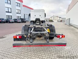 Mercedes-Benz Arocs 1840 L 4x2 Arocs 1840 L 4x2, MultimediaCockpit, Navi