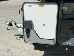 Brian James Trailer RACE SPORT 341-5521-35-2-12-B 550X210X196CM 3500KG GESCHLOSSENER AUTOTRAILER | SCHWARZ