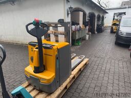 JUNGHEINRICH EJD 120 Li-ion Hochhubwagen 2024 365 St  Wie Neu