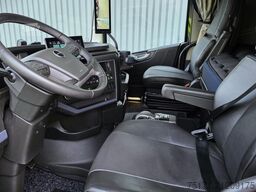 Volvo FH540 WITH HIAB 140TM CRANE Dutch Registrati