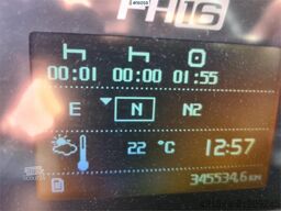 Volvo FH16 540 w/ 2004 Ekeri cabinet trailer