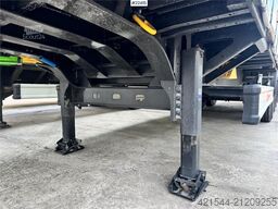 Kässbohrer Maxima curtain-sided trailer