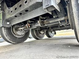 Kässbohrer Maxima curtain-sided trailer