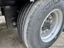 Kässbohrer Maxima curtain-sided trailer