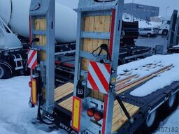 Fliegl DTS 300 Machinery Trailer with Hydraulic Loading R