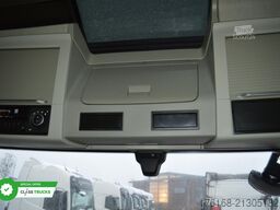 VOLVO FH 460 Globetrotter XL i-Save SideSkirts