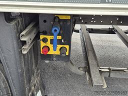 Schmitz SKO24 L  Liftachse