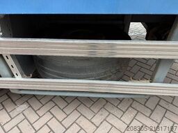 VOLVO FM 260 FM9-260 4X2 Koffer mit 2.000KG Ladebordwa