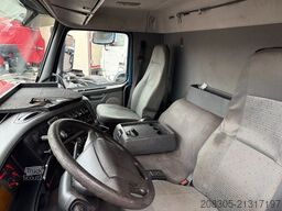 VOLVO FM 260 FM9-260 4X2 Koffer mit 2.000KG Ladebordwa