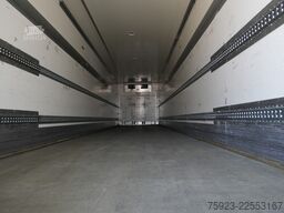 H.T.F. 3 Axle frigo trailer Carrier Vector 1850